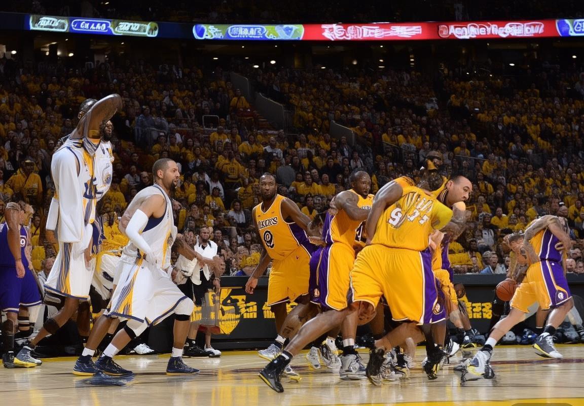 2013NBA季后赛：湖人勇士对决，伤病与团队力量较量